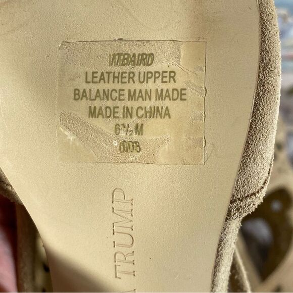 Ivanka Trump Baird Peep Toe Sandals Women's Size 6.5 Light Natural Suede Bootie - Picture 7 of 9